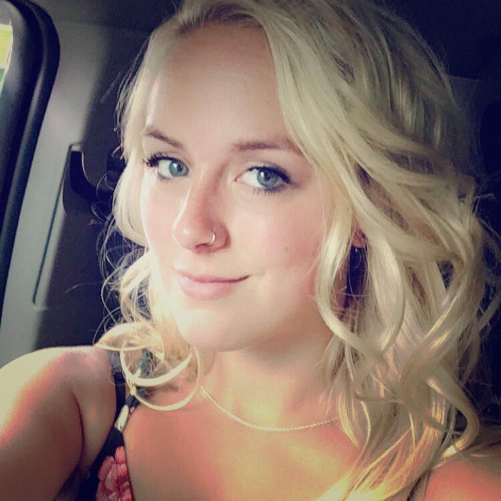 Meet your Posher, Emily